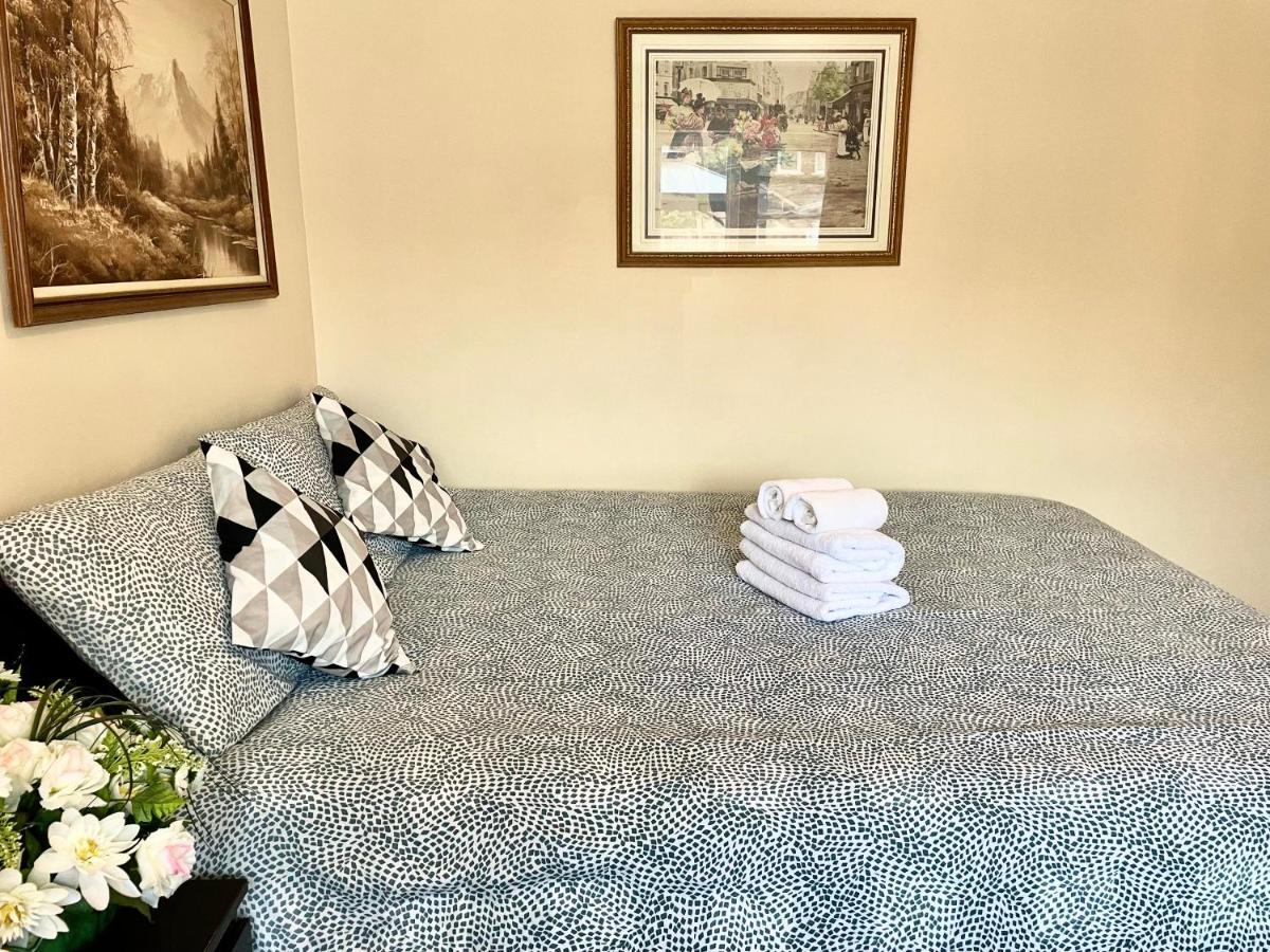 טורונטו Perfect Home-Private Washrooms,Free Parking,High Speed Net מראה חיצוני תמונה