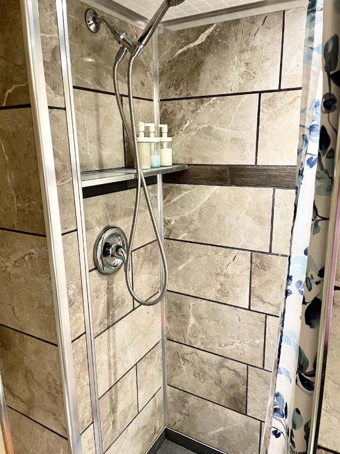 טורונטו Perfect Home-Private Washrooms,Free Parking,High Speed Net מראה חיצוני תמונה