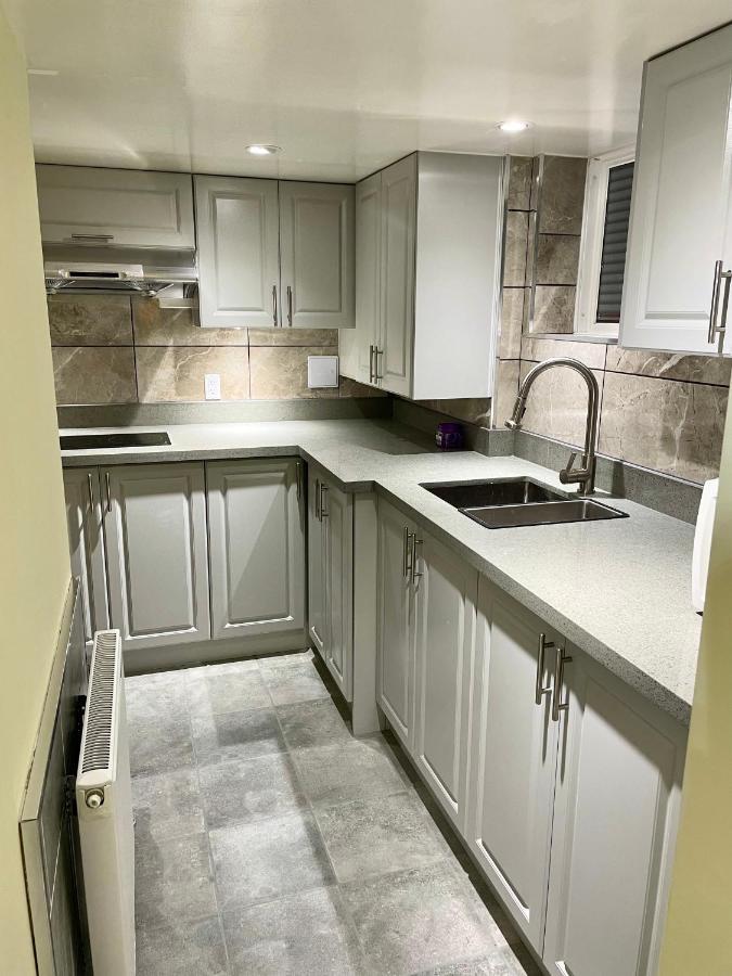 טורונטו Perfect Home-Private Washrooms,Free Parking,High Speed Net מראה חיצוני תמונה